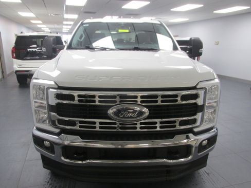 Used 2023 Ford F250 XLT w/ Snow Plow Prep Package image 2