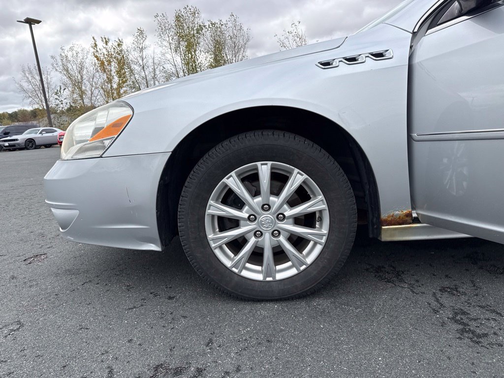 Used 2011 Buick Lucerne CXL FWD image 20