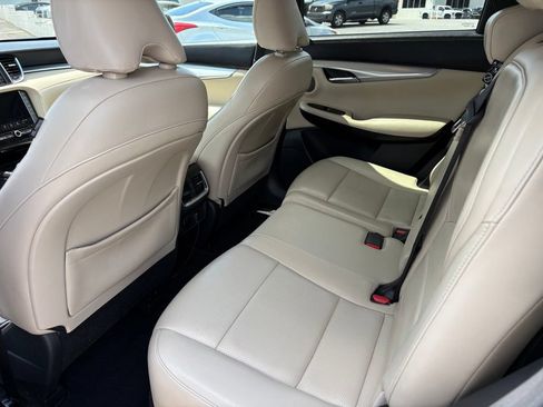 Used 2019 INFINITI QX50 Essential w/ Premium Audio Package FWD image 9