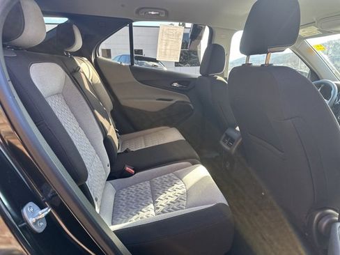 Used 2022 Chevrolet Equinox LS w/ LS Convenience Package image 11