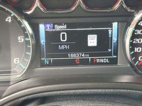 Used 2017 Chevrolet Tahoe Premier RWD image 2