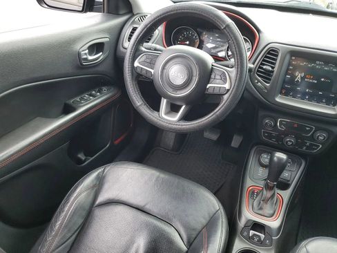 Used 2018 Jeep Compass Trailhawk w/ Leather Interior Group AWD/4WD image 16