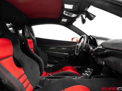 Used 2015 Ferrari 458 Speciale Coupe RWD image 43