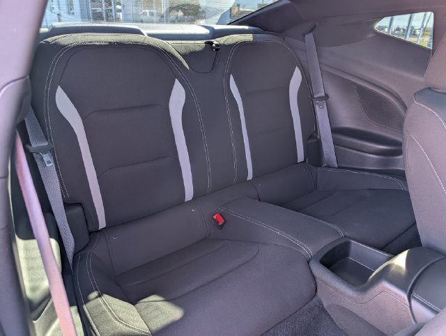 Used 2021 Chevrolet Camaro LT w/ Technology Package RWD image 5
