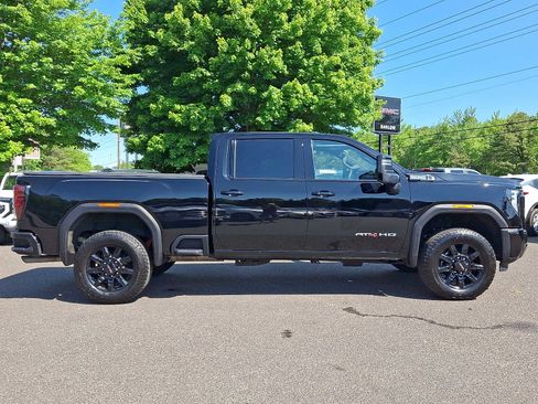 Used 2025 GMC Sierra 2500 AT4 w/ AT4 Preferred Package AWD/4WD image 7