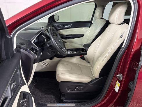 Certified 2019 Ford Edge Titanium w/ Equipment Group 301A FWD image 29