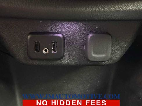 Used 2019 Chevrolet Traverse LT image 36