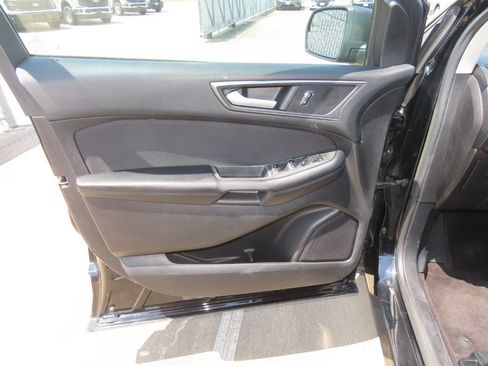 Used 2017 Ford Edge SE FWD image 24