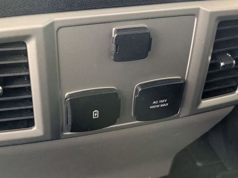 Used 2020 Ford F150 Lariat image 29