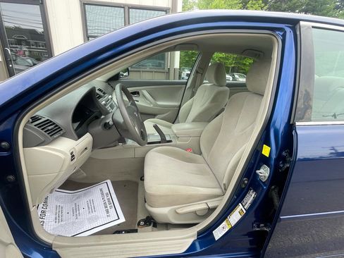 Used 2011 Toyota Camry FWD image 11