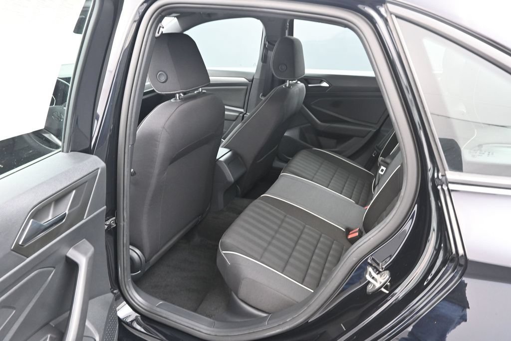Used 2024 Volkswagen Jetta Sport FWD image 17