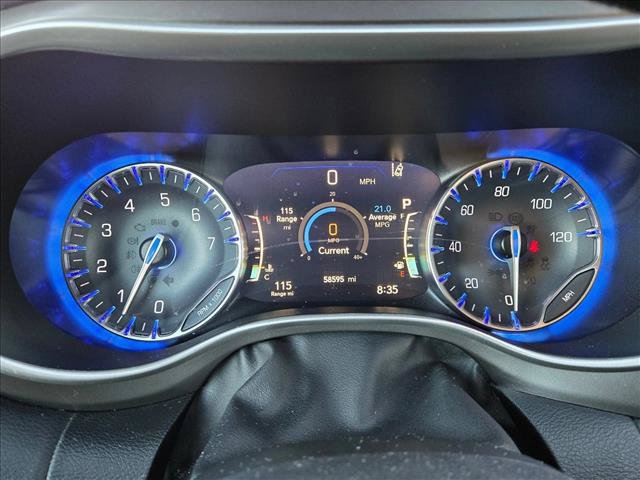 Used 2021 Chrysler Pacifica Touring-L FWD image 10