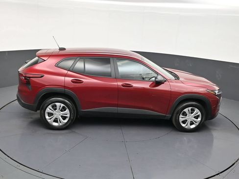 Used 2025 Chevrolet Trax LS FWD image 19