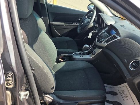 Used 2011 Chevrolet Cruze LT image 15