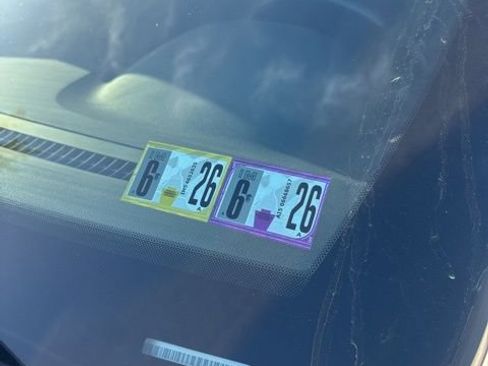 Used 2019 Jeep Grand Cherokee Laredo AWD/4WD image 2