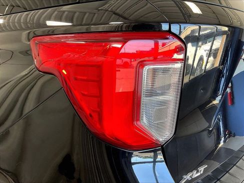 Used 2023 Ford Explorer XLT w/ Equipment Group 202A AWD/4WD image 35