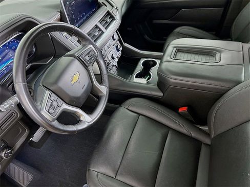 Used 2022 Chevrolet Suburban LT w/ LT Signature Plus Package image 23