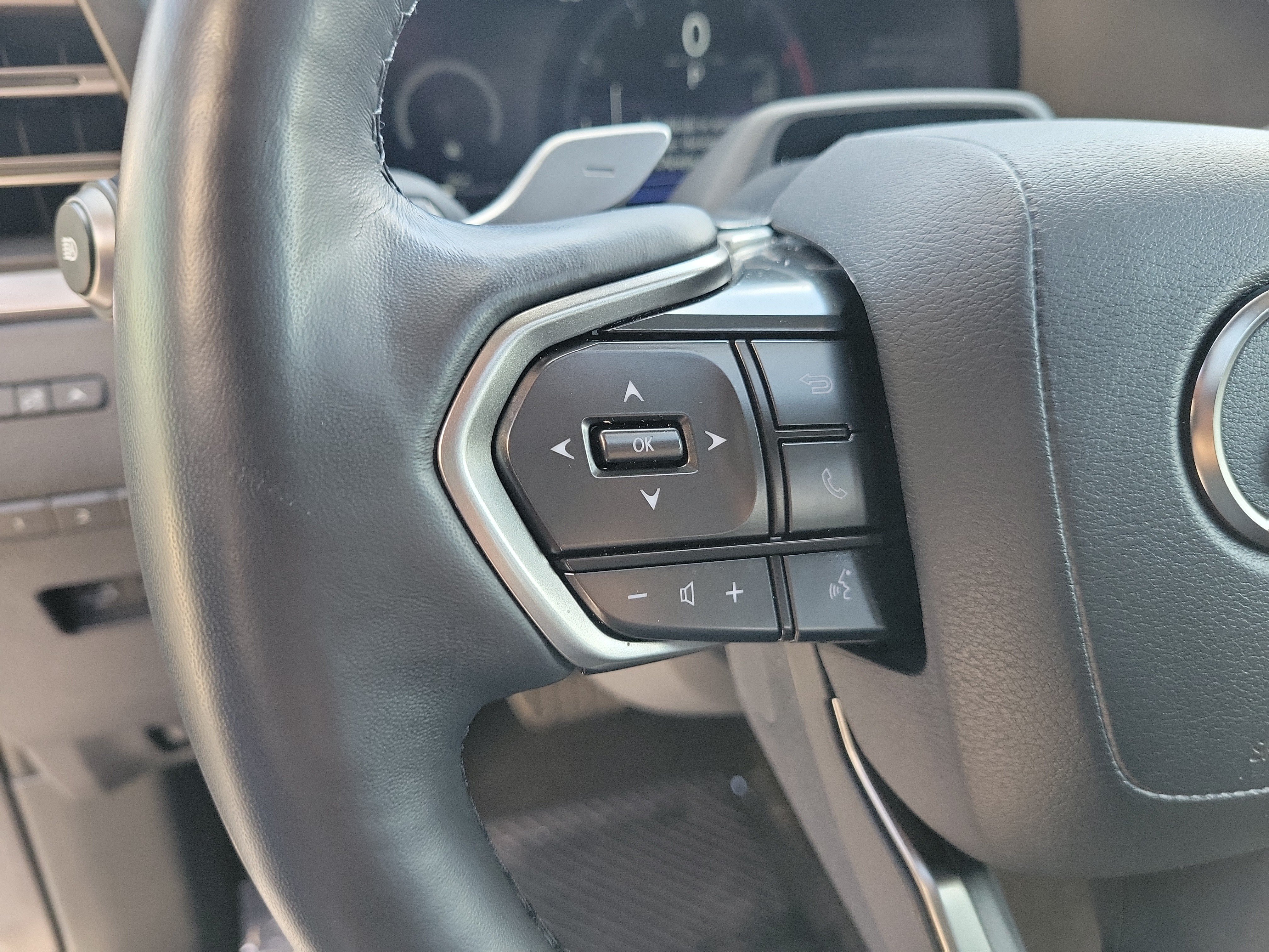 Used 2025 Lexus GX 550 w/ Cold Area Package AWD/4WD image 28
