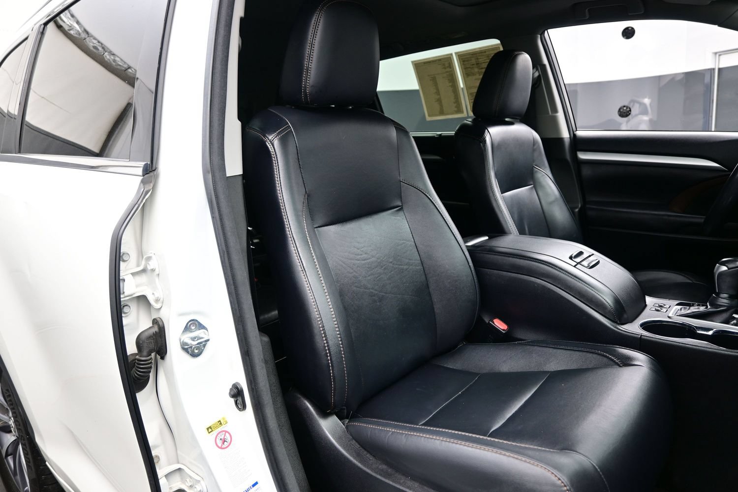Used 2017 Toyota Highlander XLE AWD/4WD image 13