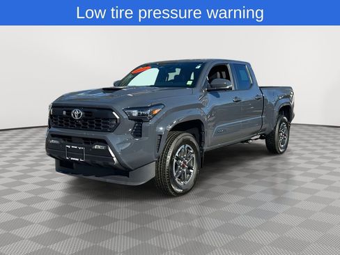 Used 2024 Toyota Tacoma TRD Sport image 3