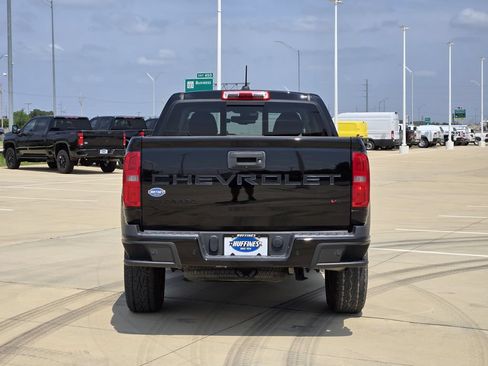 Used 2021 Chevrolet Colorado Z71 w/ Z71 Midnight Edition RWD image 6