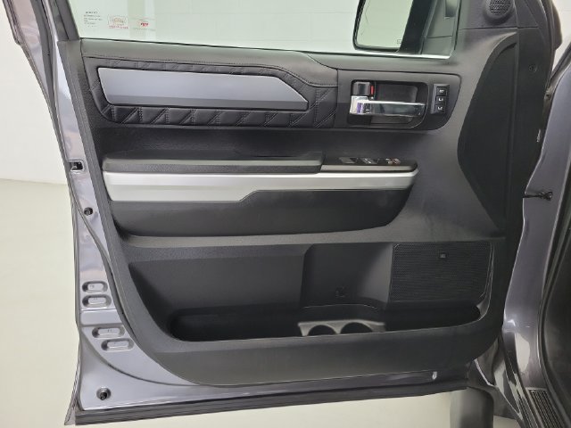 Used 2017 Toyota Tundra Platinum AWD/4WD image 19
