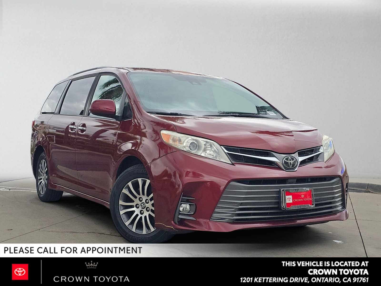 Used 2019 Toyota Sienna XLE FWD image 1