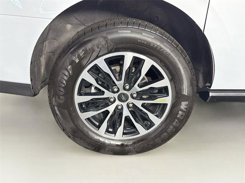 Used 2025 Ford Expedition Max Platinum AWD/4WD image 37
