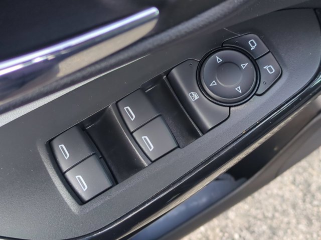 Used 2025 Chevrolet Trax LT FWD image 25