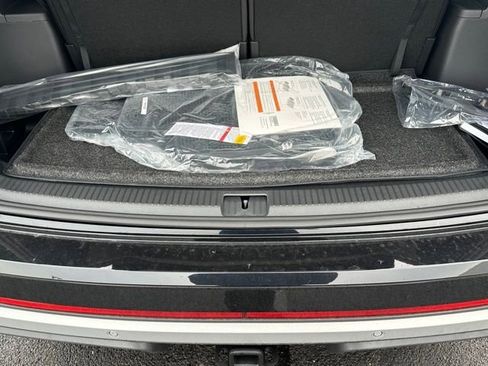 New 2026 Volkswagen Atlas Peak Edition image 18