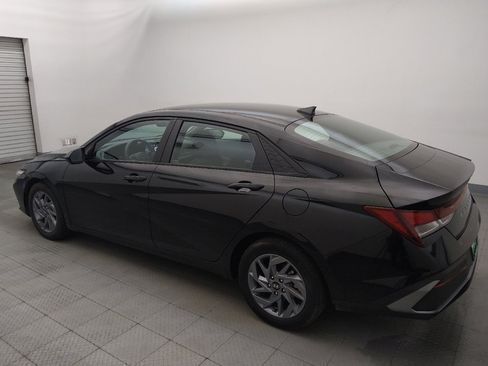 Used 2024 Hyundai Elantra SEL FWD image 3