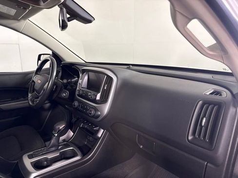 Used 2022 Chevrolet Colorado LT w/ LT Convenience Package AWD/4WD image 30