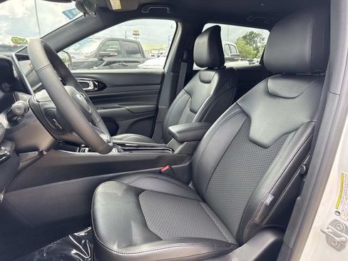New 2026 Jeep Compass Latitude AWD/4WD image 18