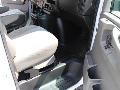 Used 2014 GMC Savana 1500 LT w/ LT Preferred Equipment Group RWD image 38