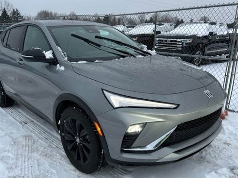 Used 2024 Buick Envista Sport Touring w/ Convenience I Package image 2