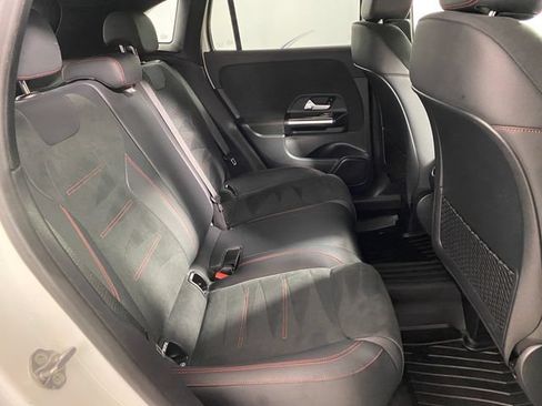 Used 2023 Mercedes-Benz GLA 250 4MATIC image 9