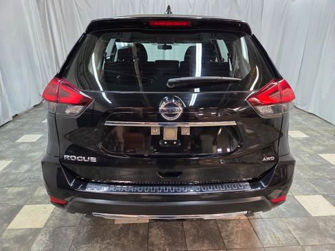 Used 2018 Nissan Rogue S image 4