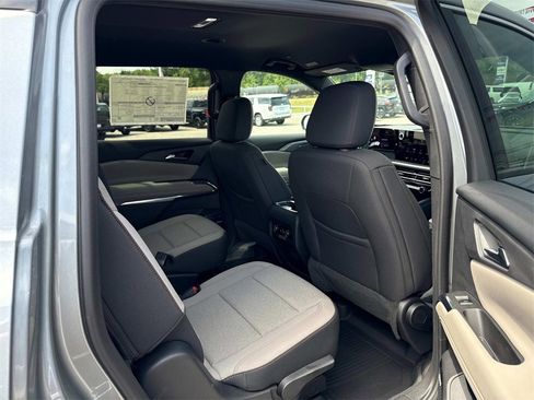 New 2025 Chevrolet Traverse LT w/ Enhanced Driving Package image 25