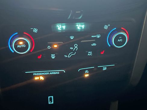 Used 2019 Ford Escape SE image 18