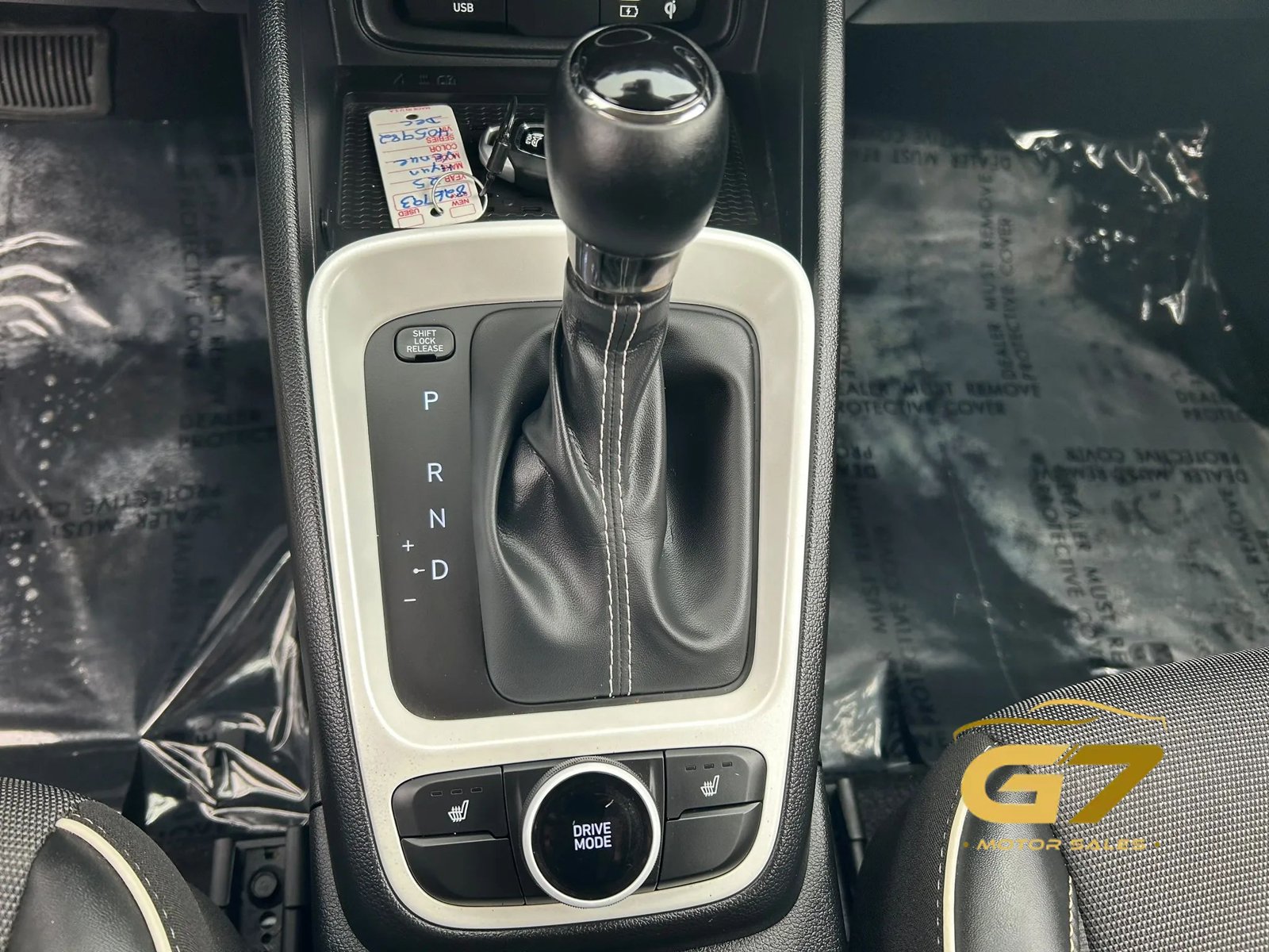 Used 2025 Hyundai Venue Limited FWD image 18