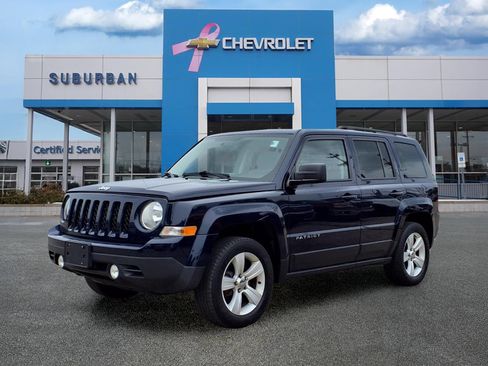 Used 2017 Jeep Patriot Latitude AWD/4WD image 1