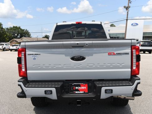 New 2026 Ford F250 Lariat w/ Black Appearance Package AWD/4WD image 8