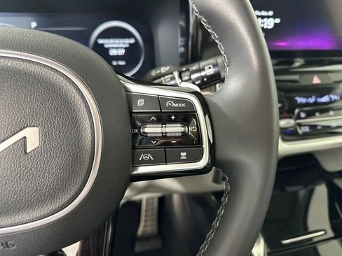 Used 2023 Kia Sorento SX Prestige image 16