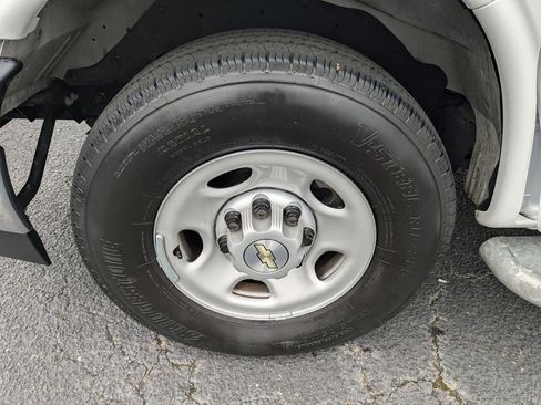 Used 2024 Chevrolet Express 2500 w/ Driver Convenience Package image 23