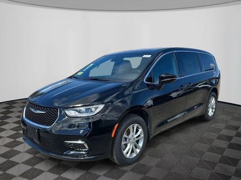 New 2026 Chrysler Pacifica Select AWD/4WD image 1