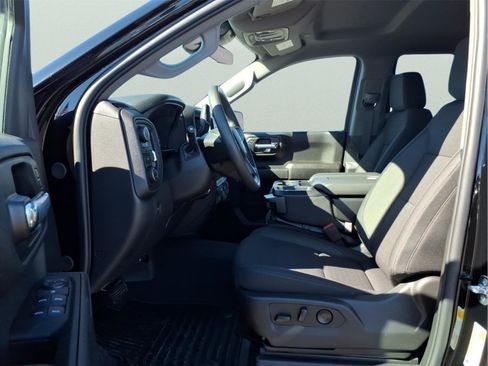 New 2026 Chevrolet Silverado 1500 Custom Trail Boss w/ LPO, Dark Essentials Package image 2