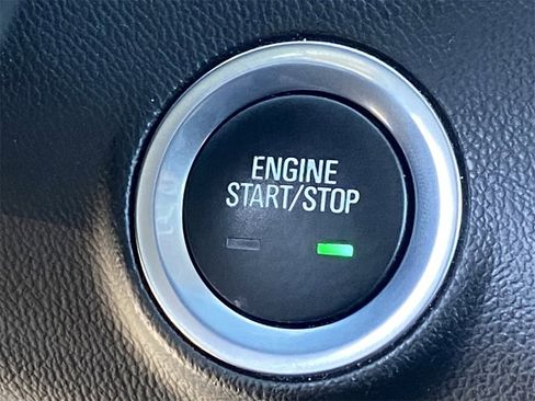 Used 2024 GMC Terrain SLT image 28