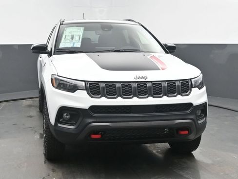 New 2026 Jeep Compass Trailhawk image 8