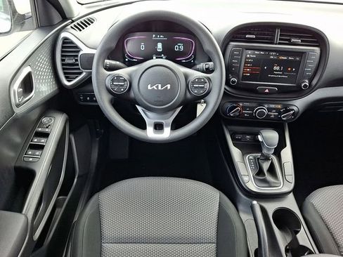 Used 2025 Kia Soul LX w/ LX Technology Package image 11