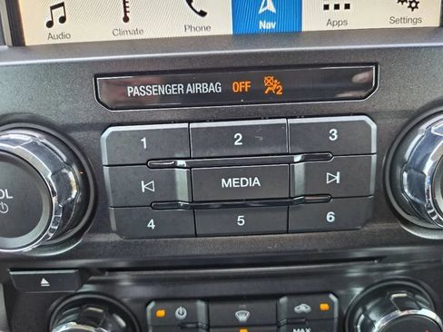 Used 2018 Ford F150 Lariat AWD/4WD image 36